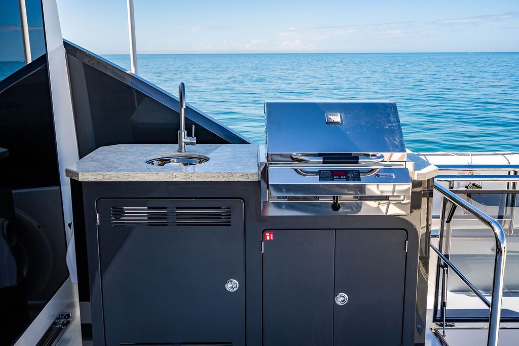 2020 Ocean Alexander 84 