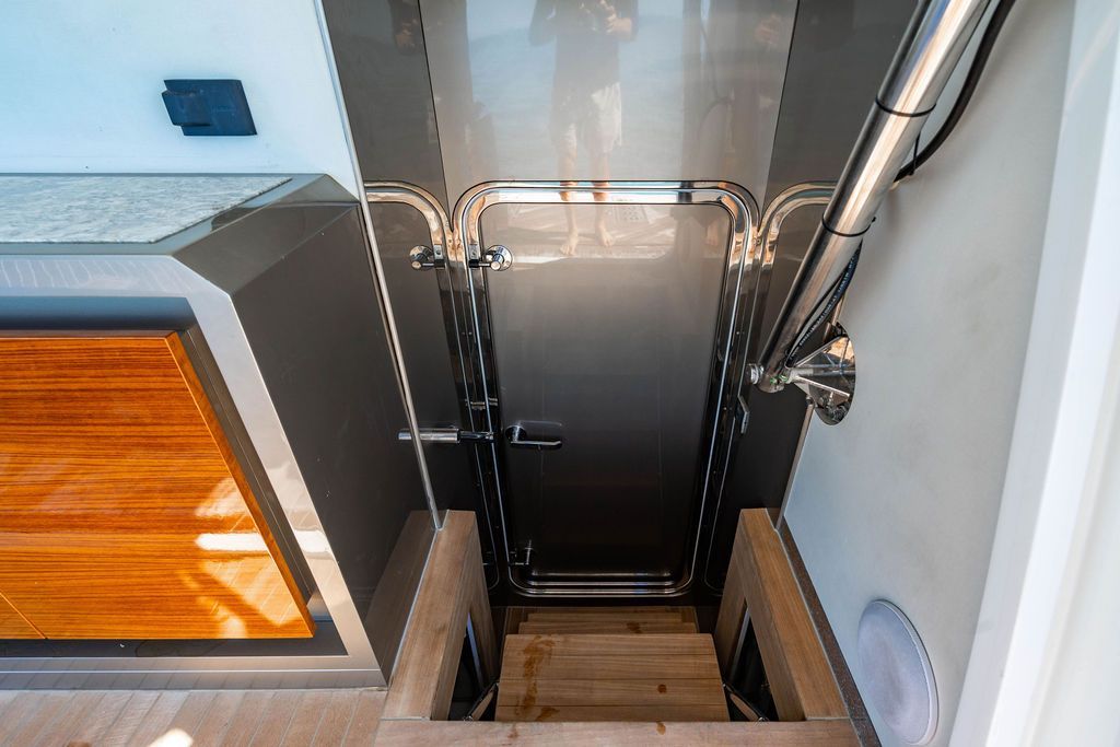 2020 Ocean Alexander 84 