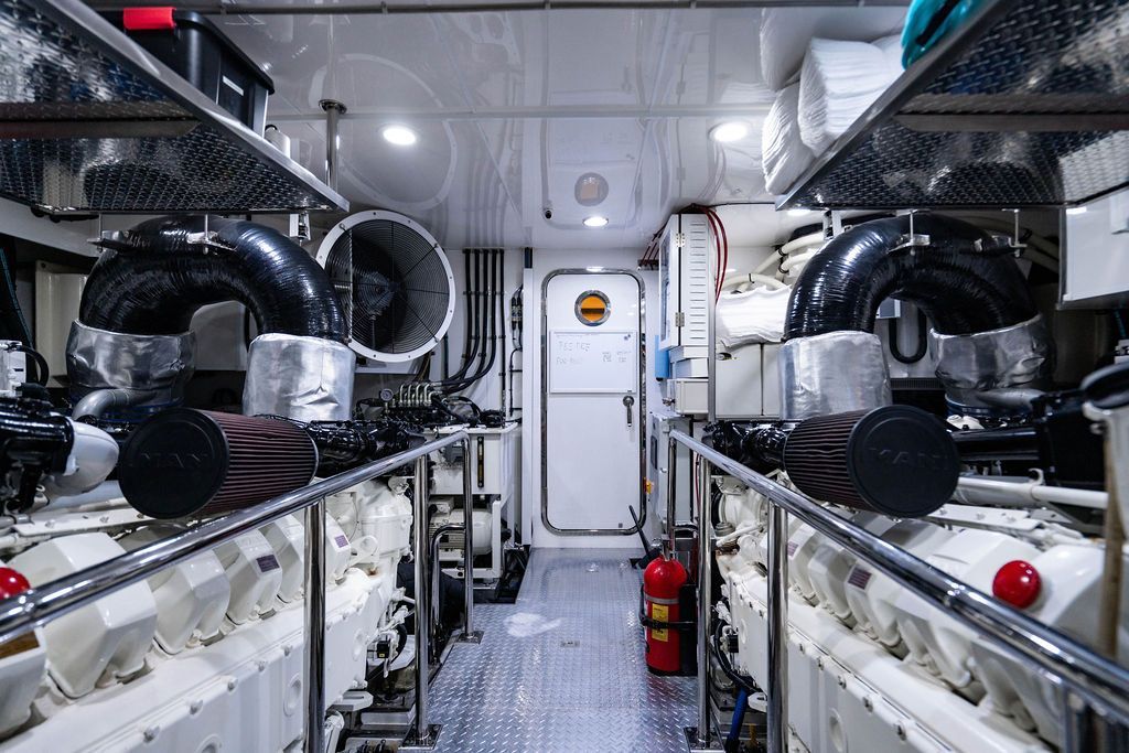 2020 Ocean Alexander 84 