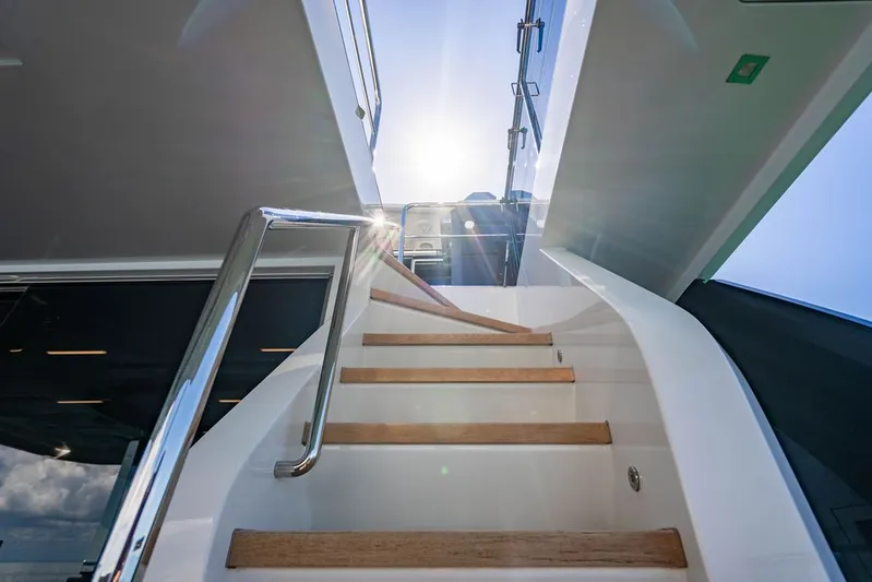 Stotsea Yacht Photos Pics 