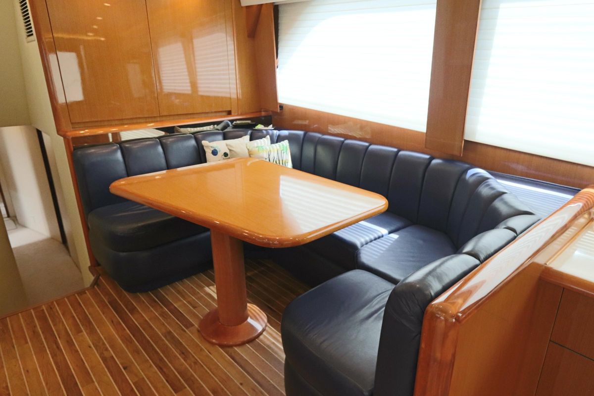 2000 Viking 65 