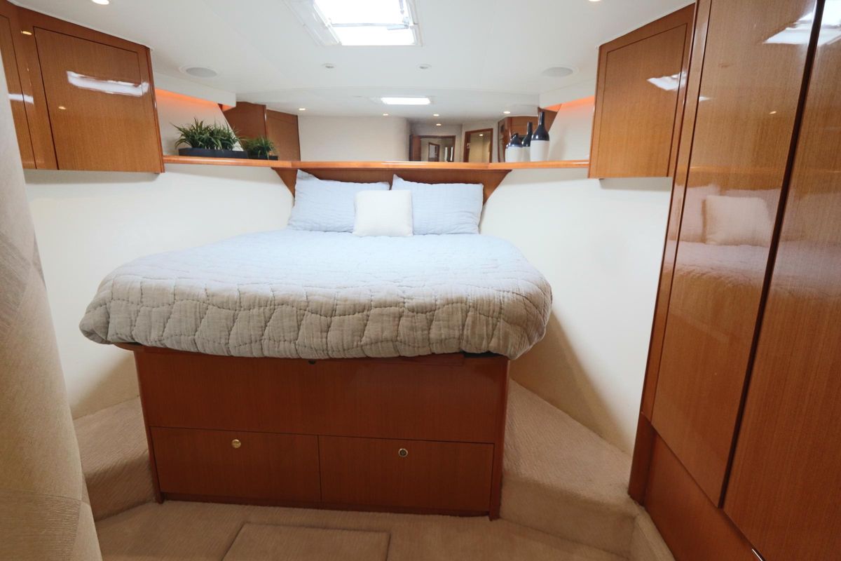 2000 Viking 65 