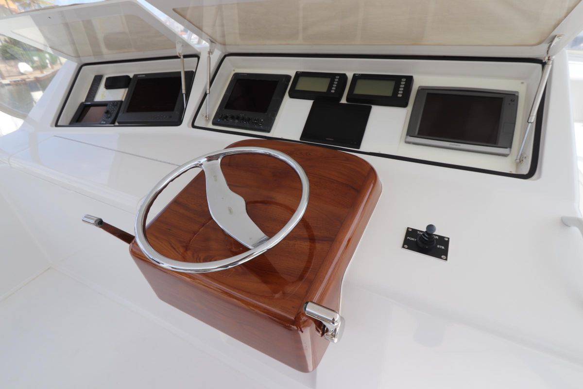 2000 Viking 65 