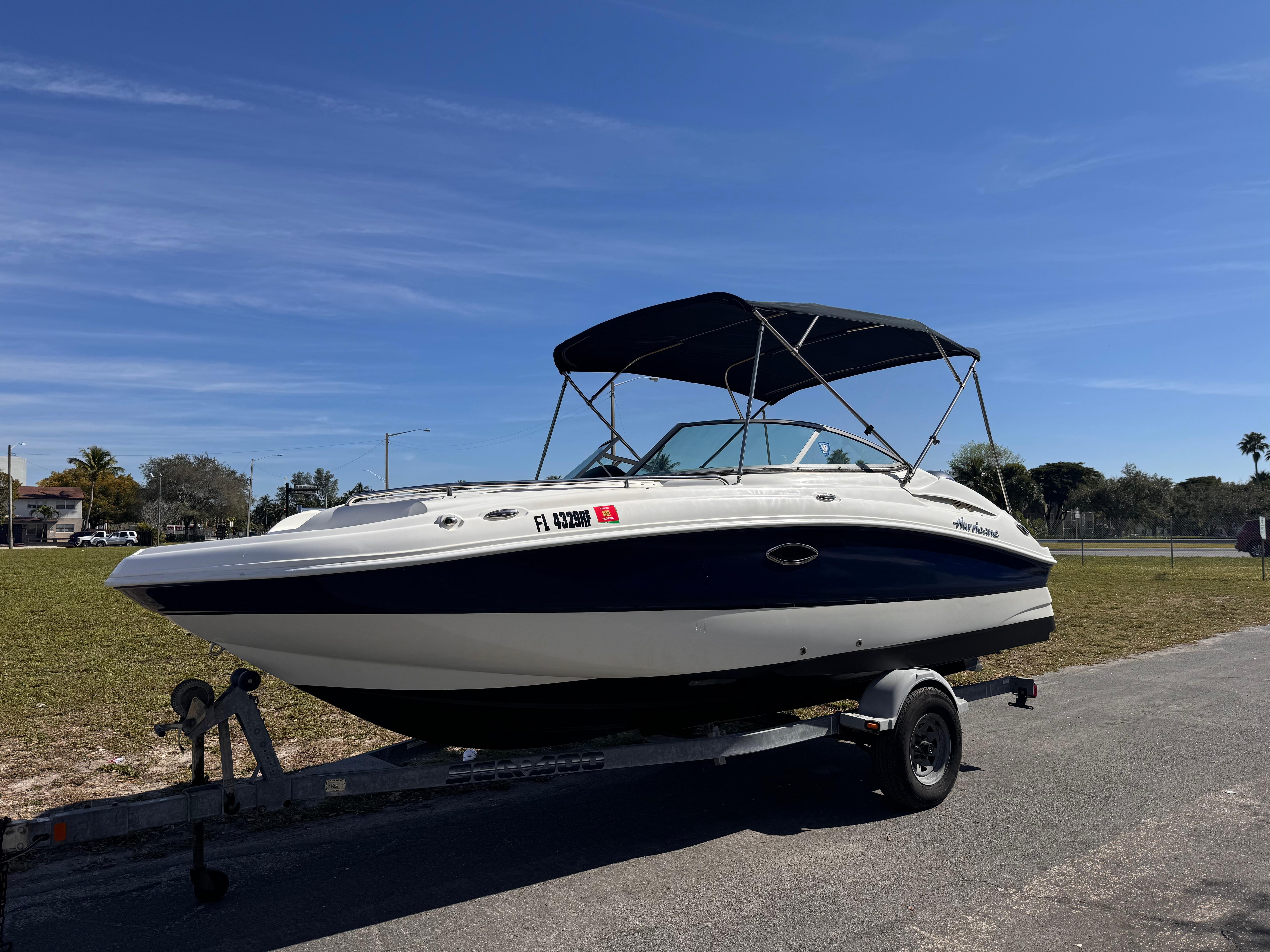 Hurricane SunDeck 2000 OB