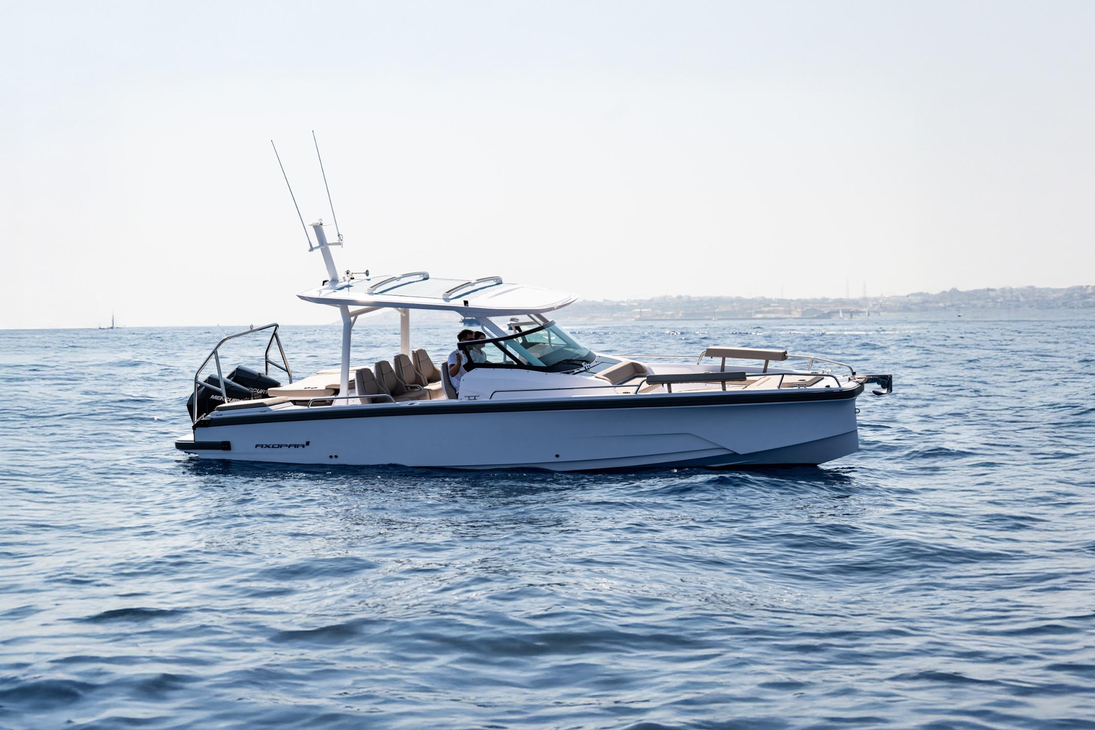 2025 Axopar 29 Sun Top