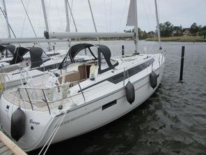 2022 Bavaria Cruiser 37