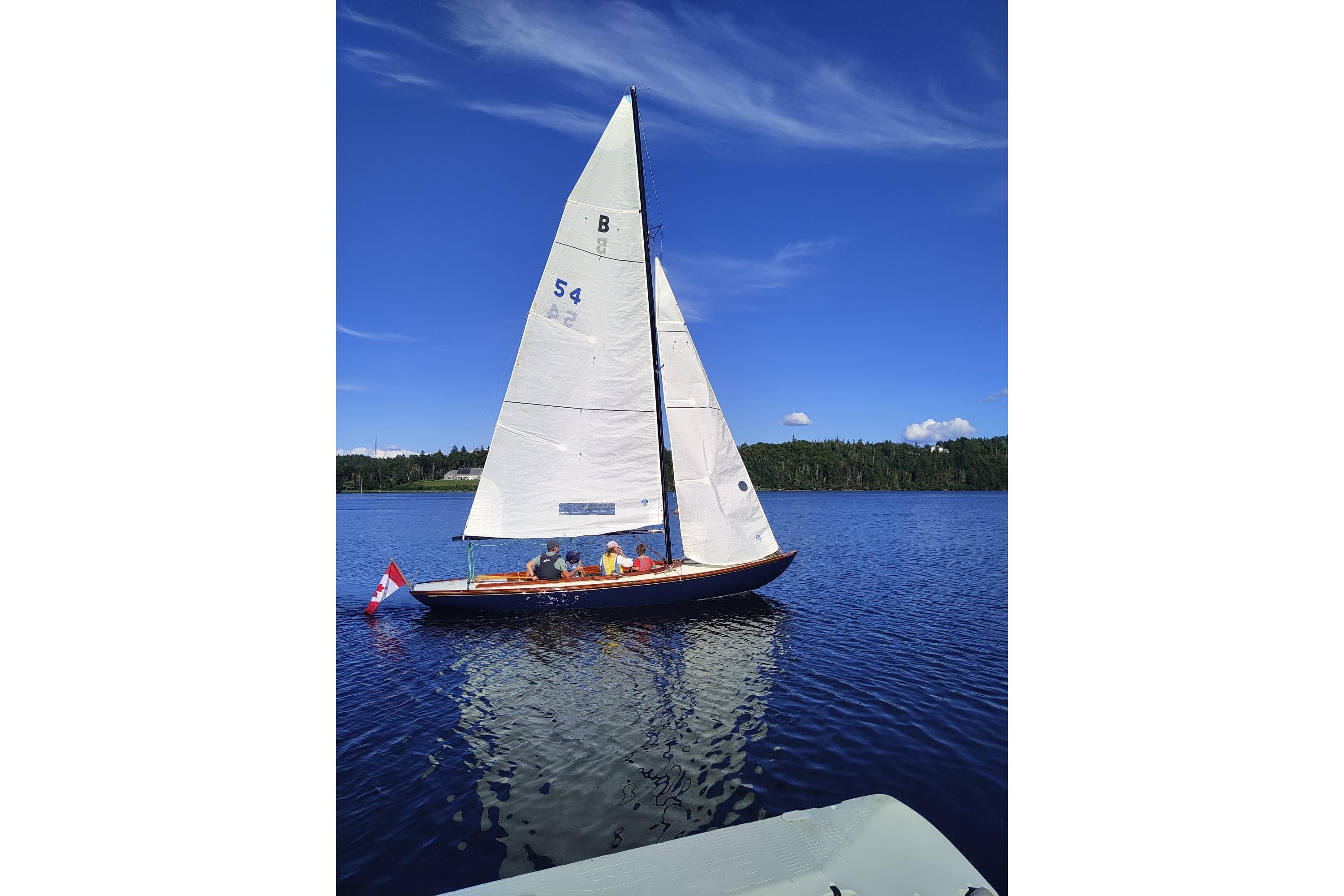 Bluenose 23 Sloop