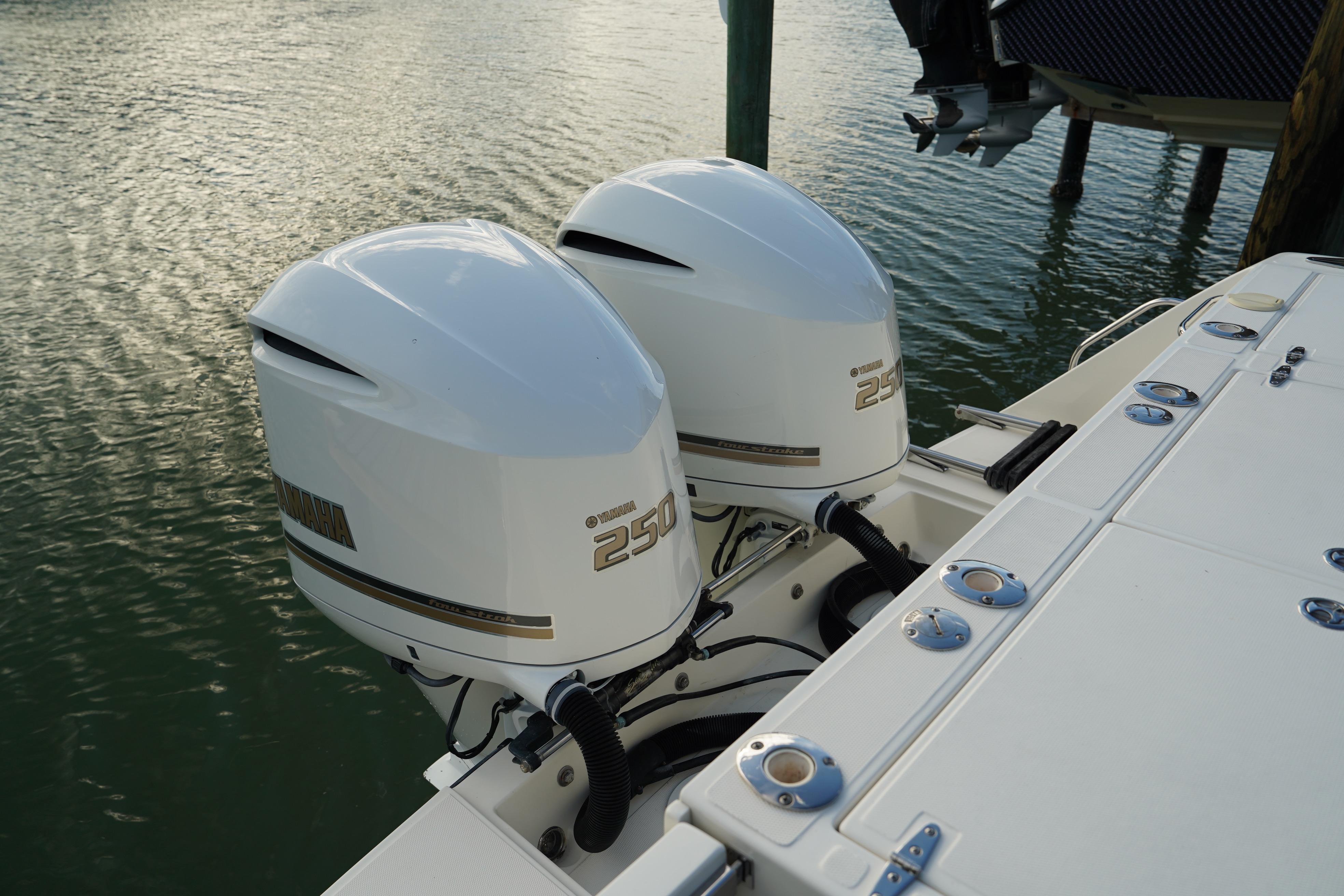 Twin Yamaha 250 outboard engines on a 2013 Stamas 317 Tarpon boat.