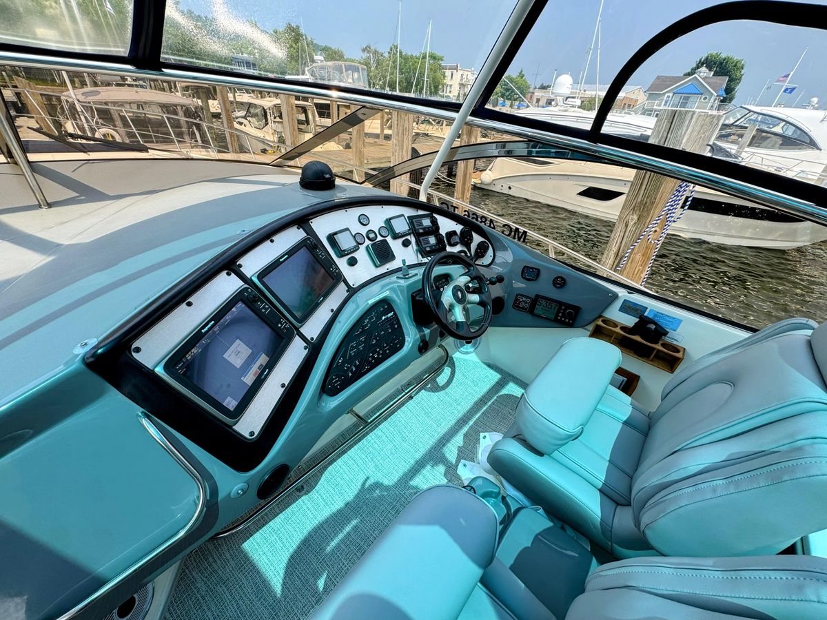 2005 Cruisers Yachts 54 