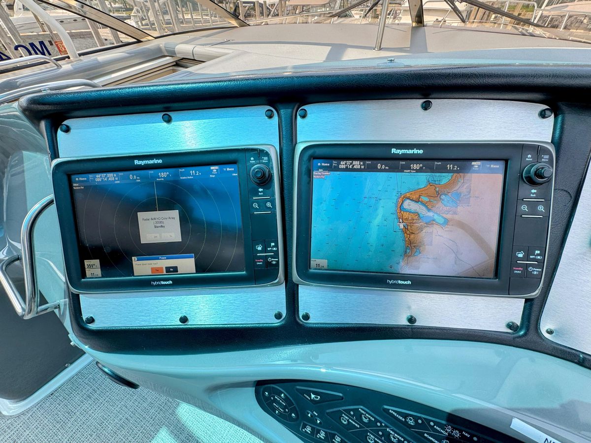 2005 Cruisers Yachts 54 