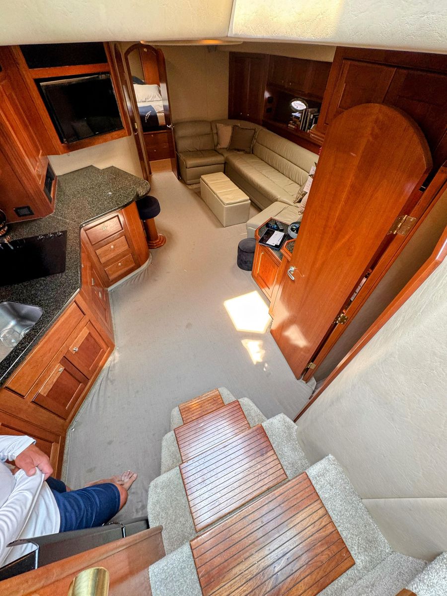 2005 Cruisers Yachts 54 