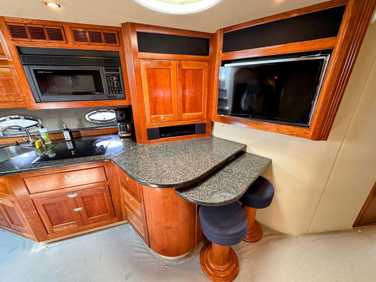 2005 Cruisers Yachts 54 