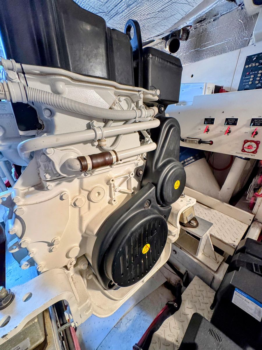 2005 Cruisers Yachts 54 