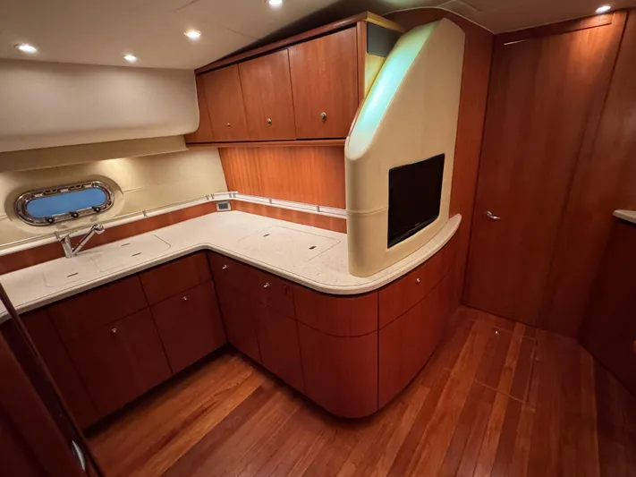 Blue Horseshoe Yacht Photos Pics 