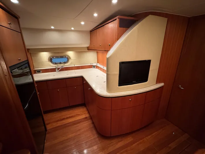 Blue Horseshoe Yacht Photos Pics 