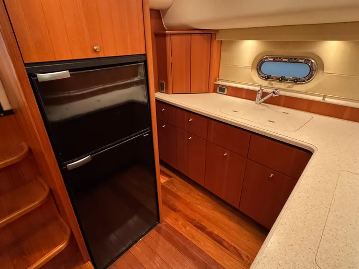 Blue Horseshoe Yacht Photos Pics 