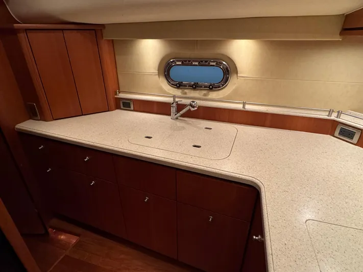 Blue Horseshoe Yacht Photos Pics 