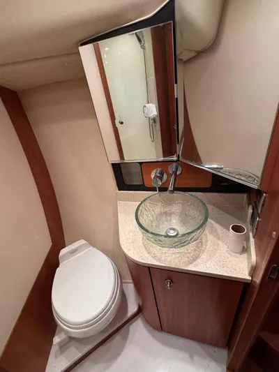 Blue Horseshoe Yacht Photos Pics 