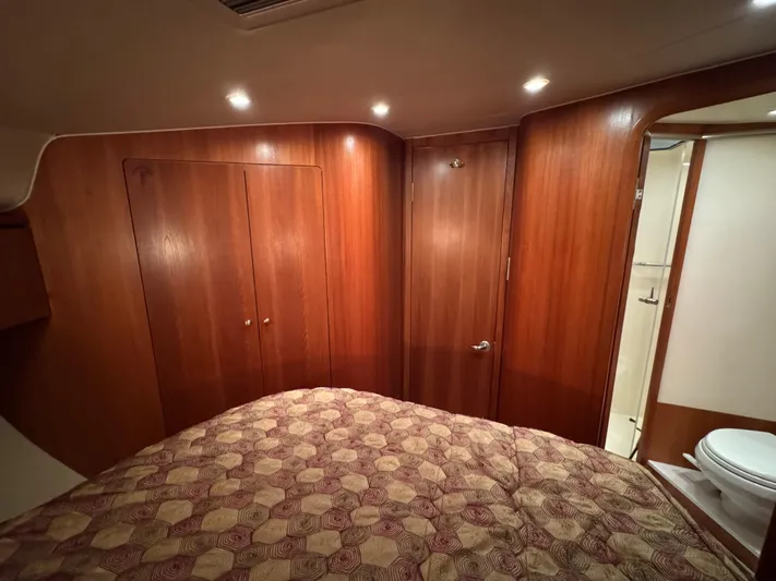 Blue Horseshoe Yacht Photos Pics 