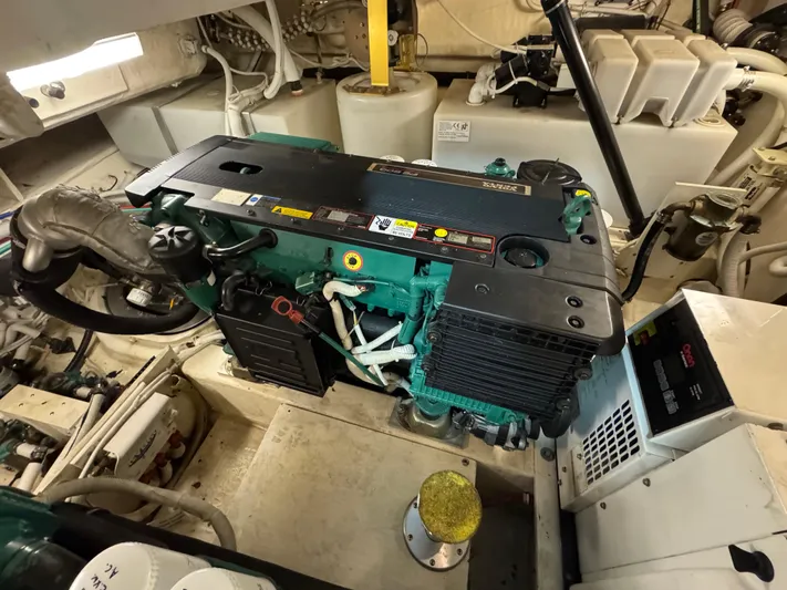 Blue Horseshoe Yacht Photos Pics 