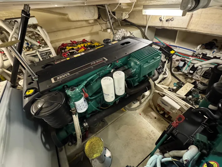 Blue Horseshoe Yacht Photos Pics 