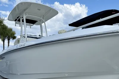 Boston Whaler 270 Dauntless