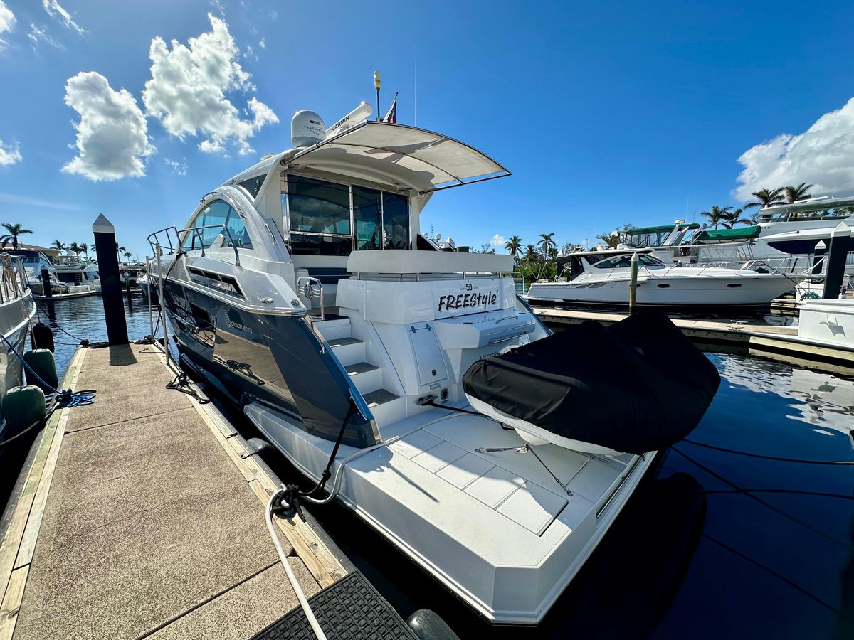 2020 Cruisers Yachts 50 