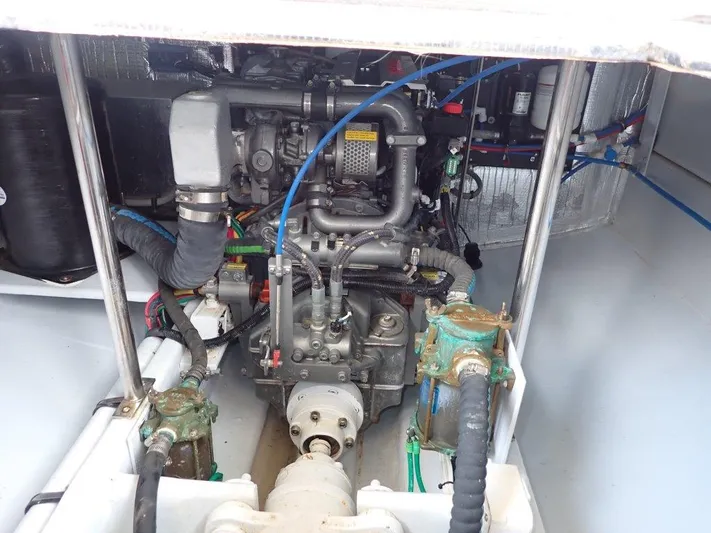 Blue Jacket Yacht Photos Pics Launch 45 BLUE JACKET - Engine Room