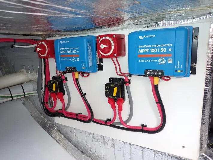 Blue Jacket Yacht Photos Pics Launch 45 BLUE JACKET - Engine Room