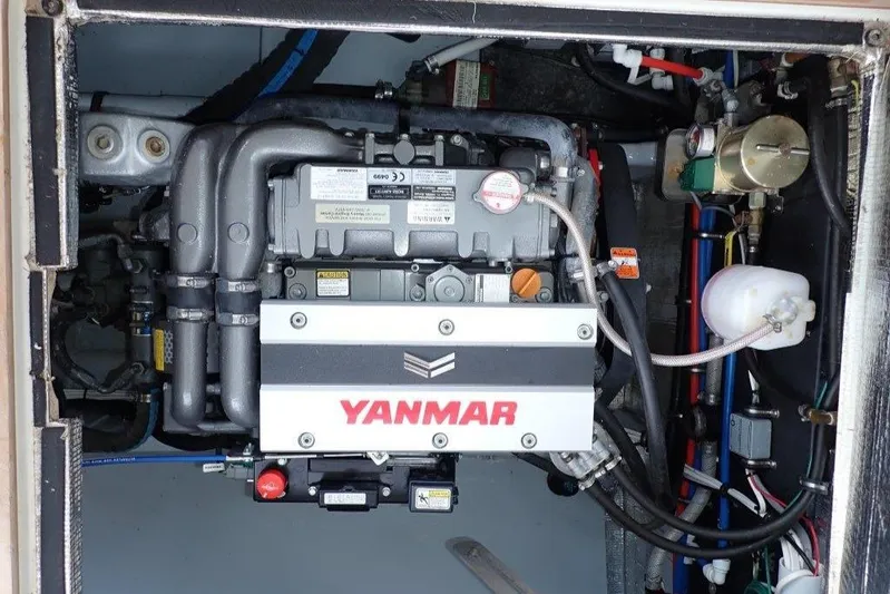 Blue Jacket Yacht Photos Pics Launch 45 BLUE JACKET - Engine Room