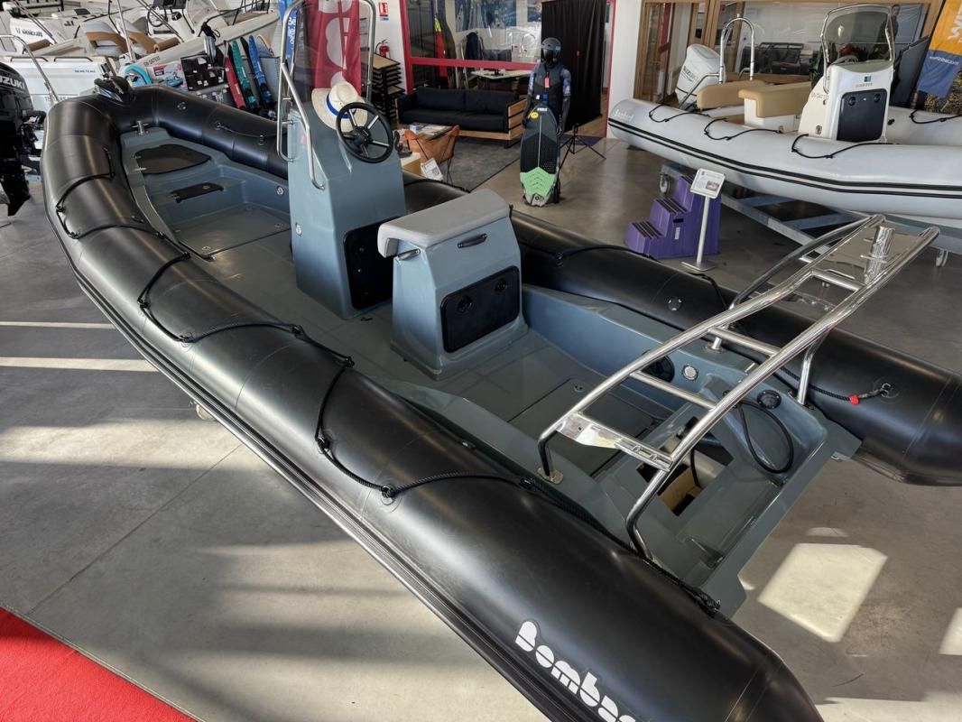 2022 Bombard Explorer 700