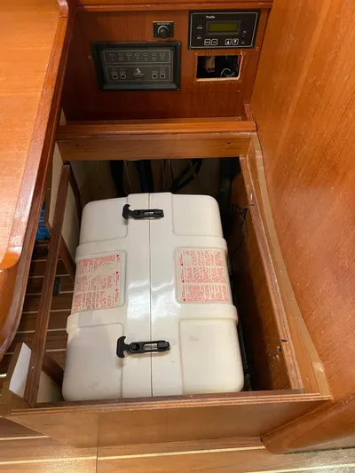 Mischievous Mermaid Yacht Photos Pics 