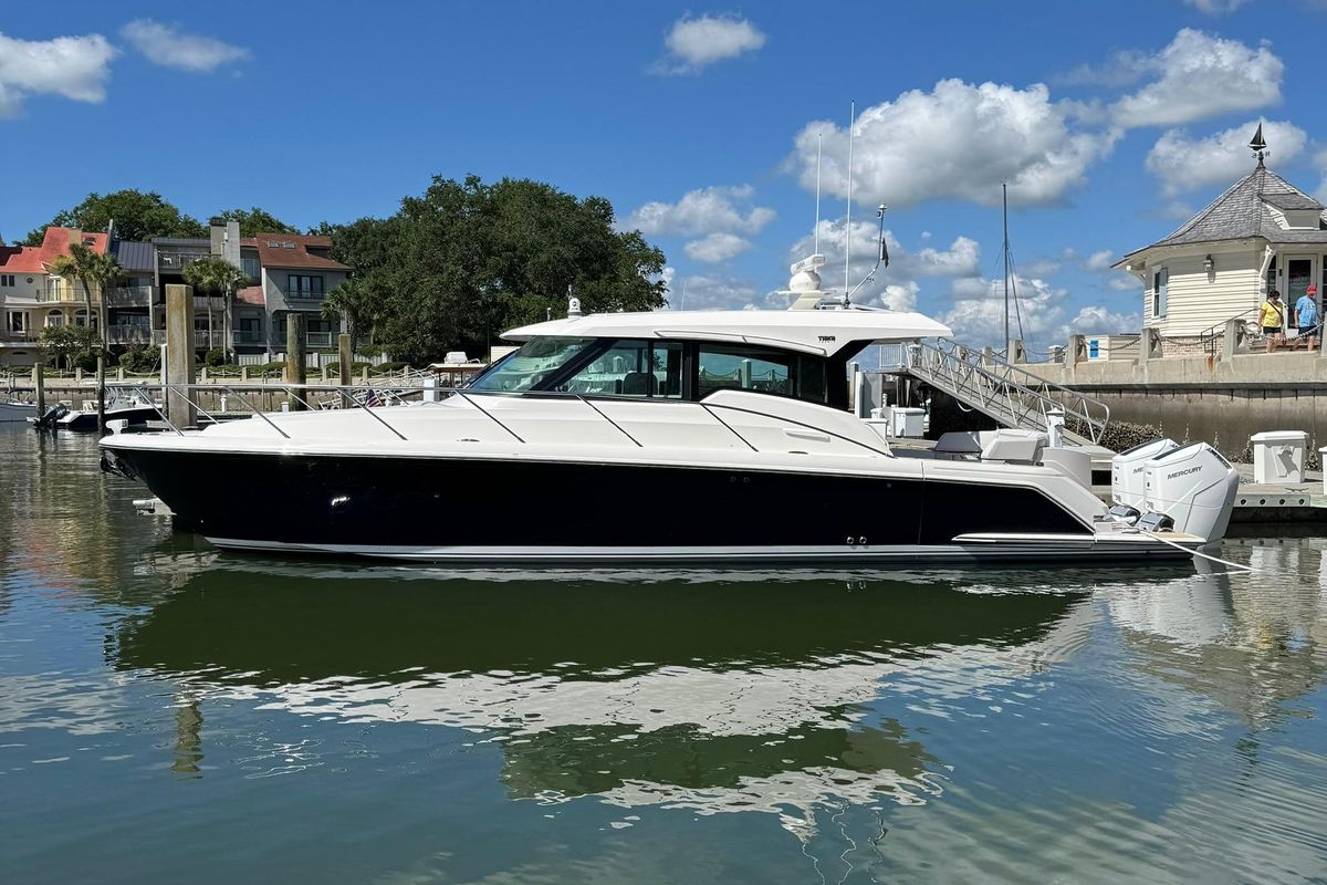 2025 Tiara Yachts 43 