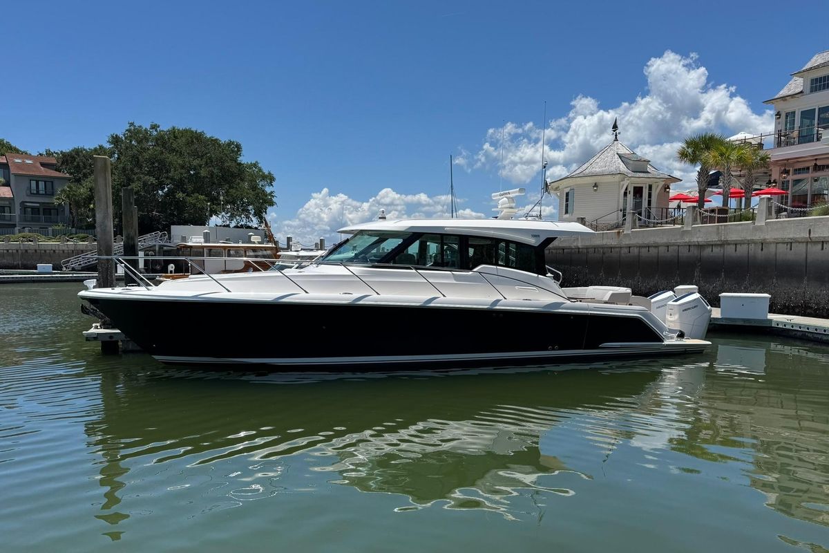 2025 Tiara Yachts 43 