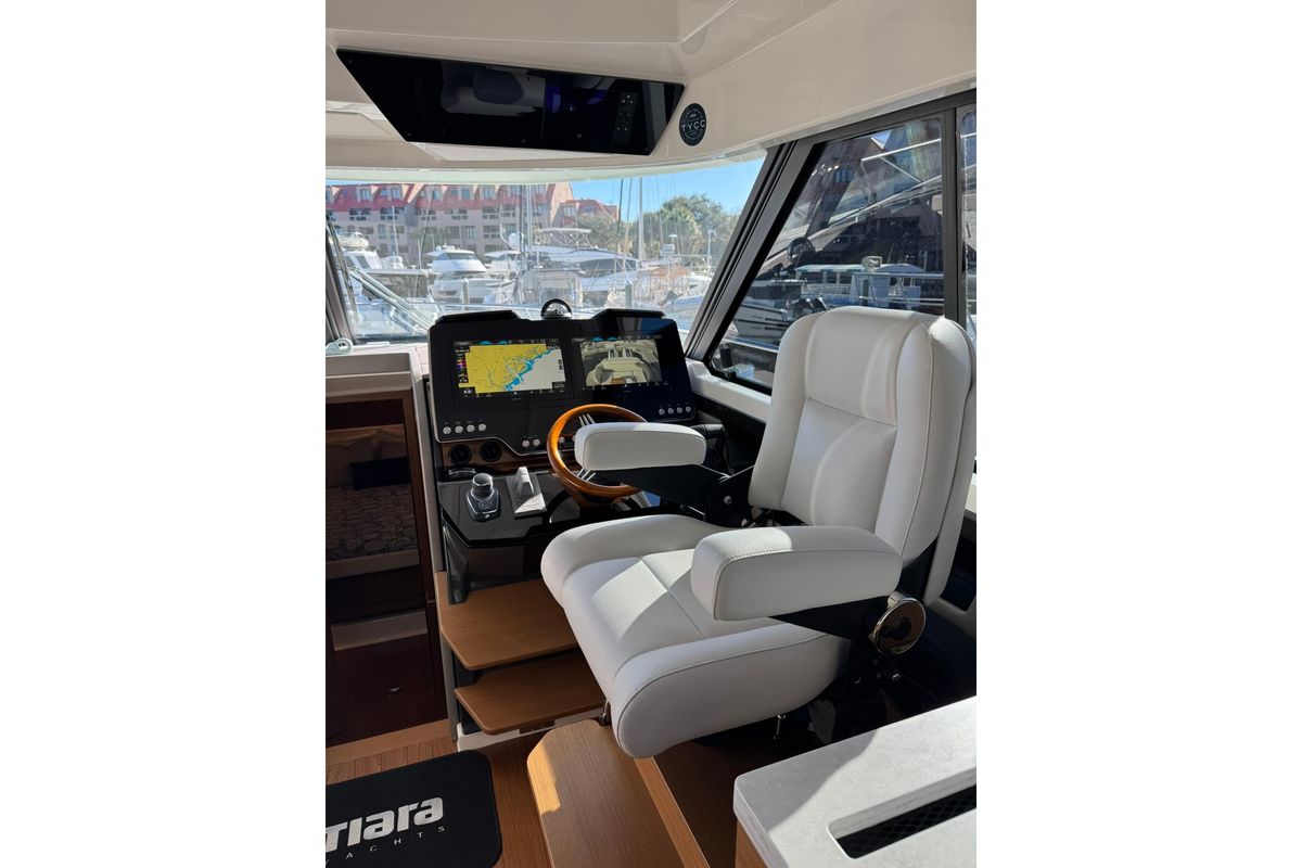 2025 Tiara Yachts 43 