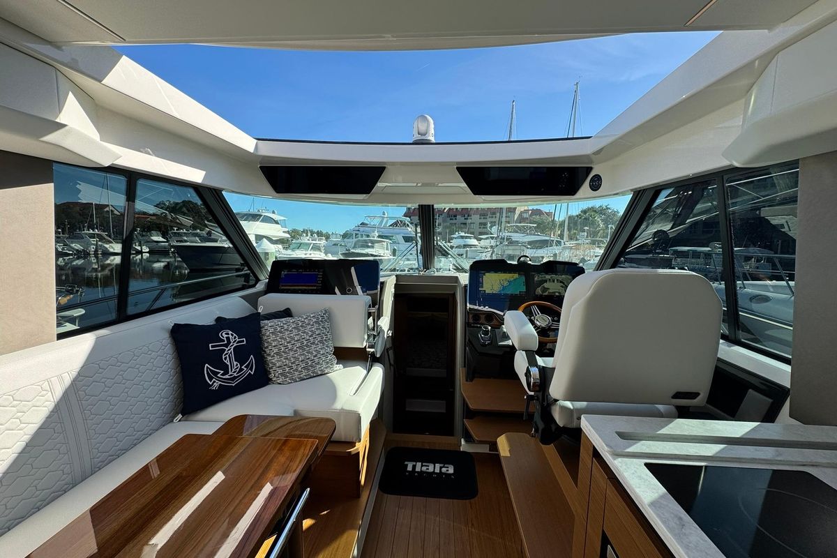 2025 Tiara Yachts 43 