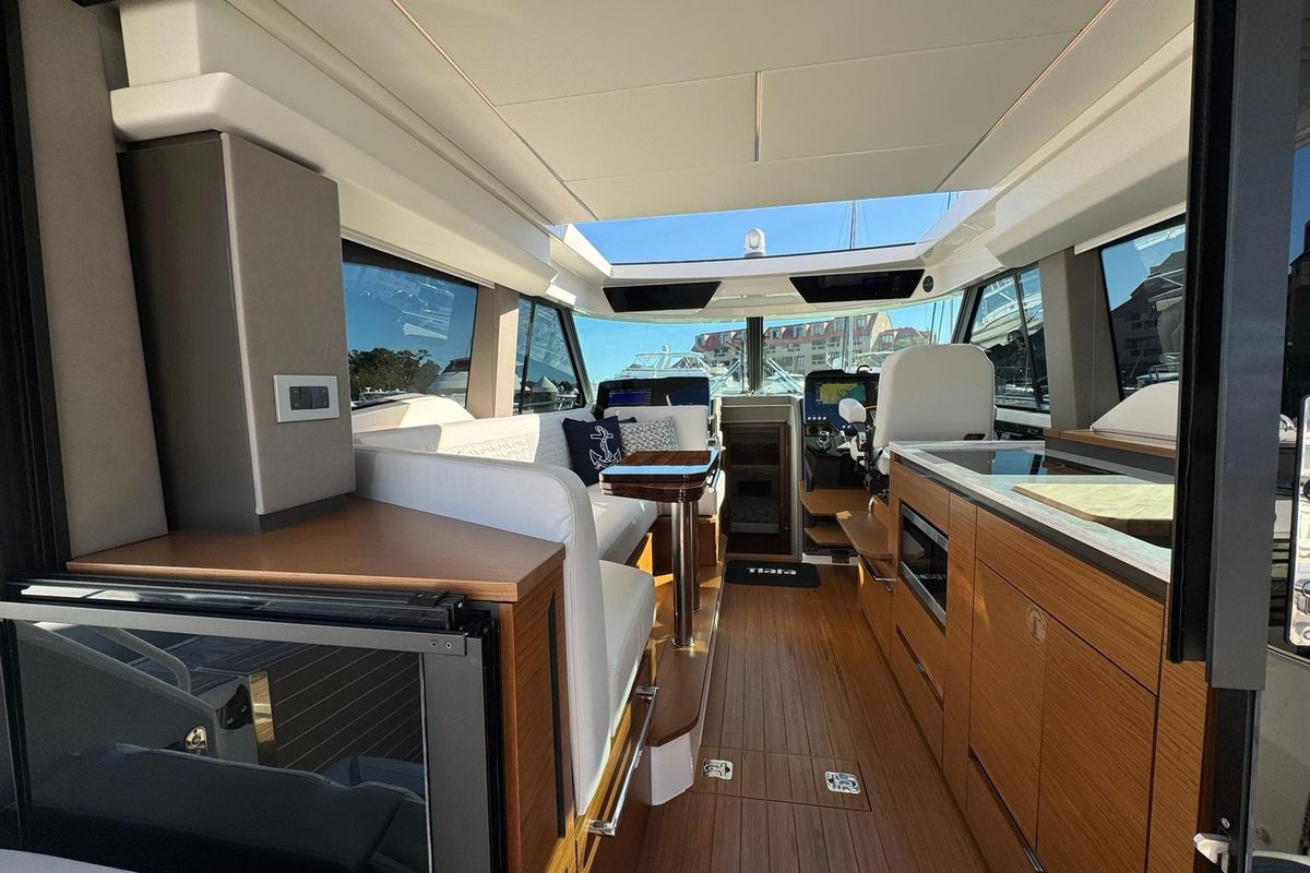 2025 Tiara Yachts 43 