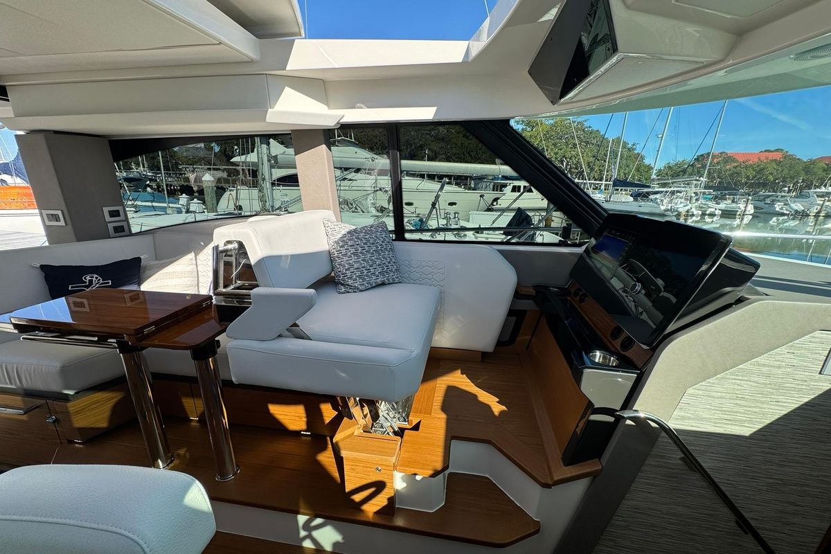 2025 Tiara Yachts 43 