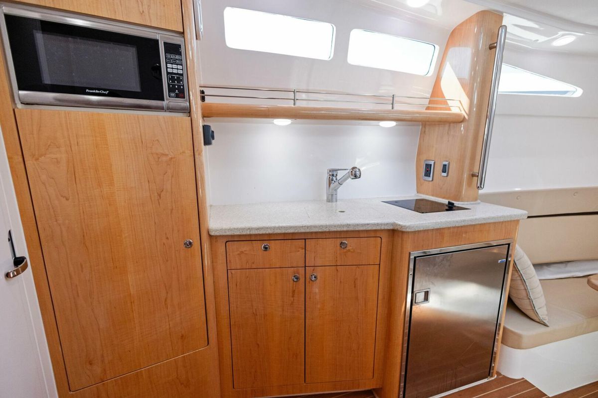 2015 Intrepid 47 