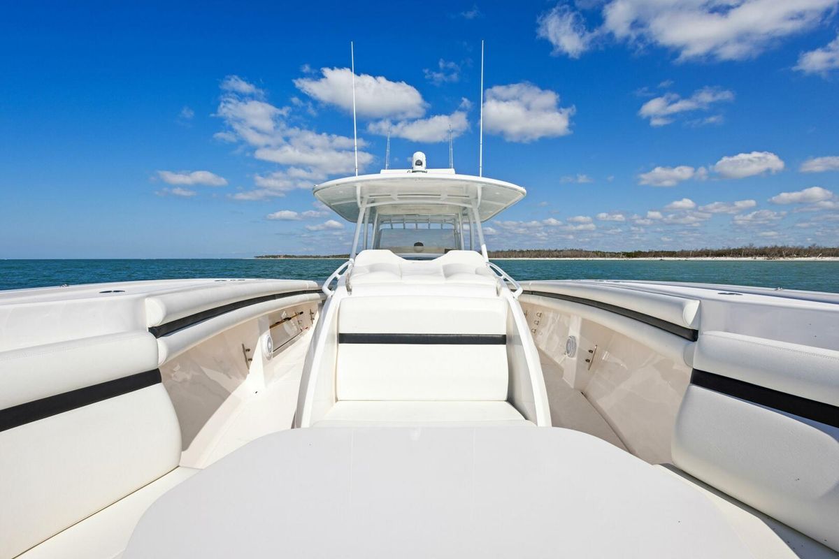 2015 Intrepid 47 