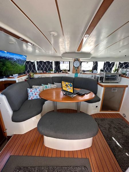 2004 Lagoon 380