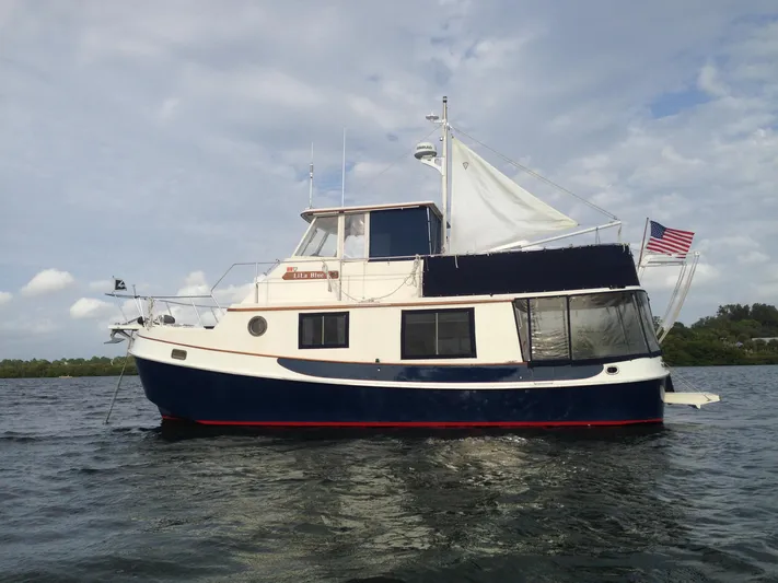 Popeye Yacht Photos Pics 