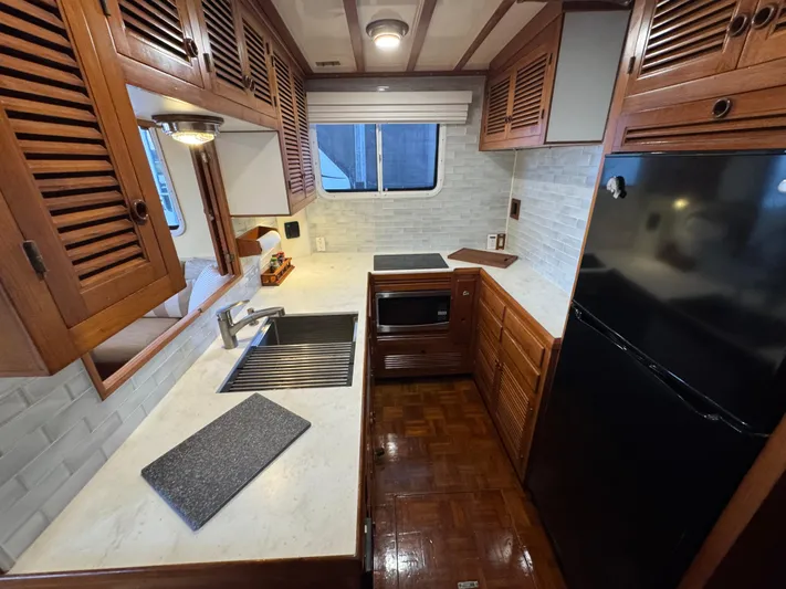 Popeye Yacht Photos Pics 