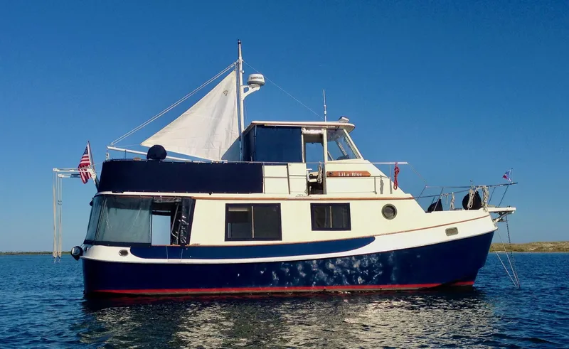 Popeye Yacht Photos Pics 