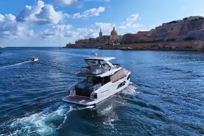 2022 Absolute 60 Fly