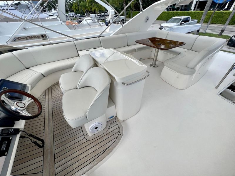 2006 Princess 67 Flybridge