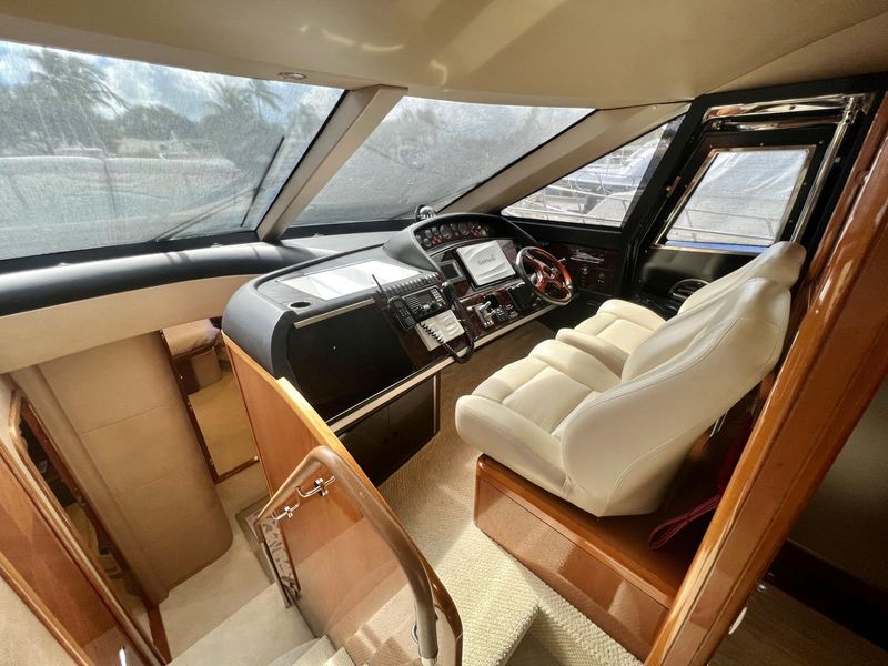 2006 Princess 67 Flybridge