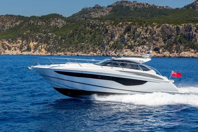 2019 Princess V40