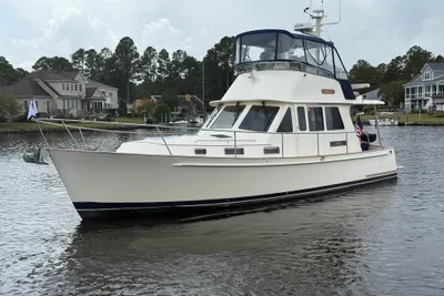 Legacy Yachts 42 Extended Hardtop Flybridge