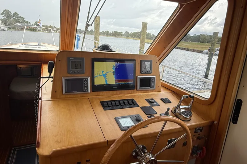 Starlite Yacht Photos Pics Helm